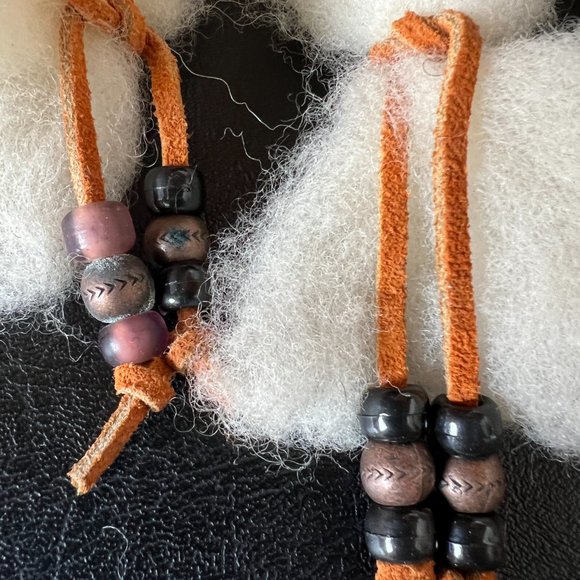 Vintage 13 Inch Dream Catcher Wool Feathers Beaded Longhorn Steer Wall Decor - Picture 7 of 7